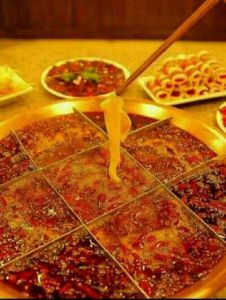 重慶火鍋底料哪家好？蘸料來(lái)選擇