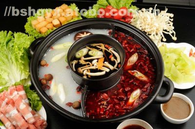 重慶火鍋底料供應(yīng)商，舌尖上辣椒和食材的碰撞