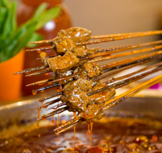 如何挑選優(yōu)質(zhì)的串串香底料批發(fā)廠家，確保美味與品質(zhì)雙贏？
