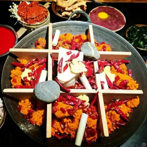 揭秘重慶火鍋底料靈魂之味，獨(dú)特秘訣何在？廠家深度解析！