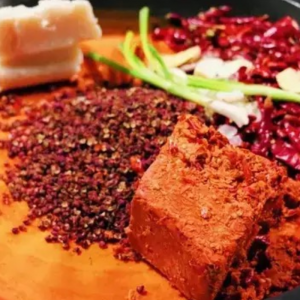 揭秘火鍋美味秘訣：紅油加工獨(dú)特在哪？